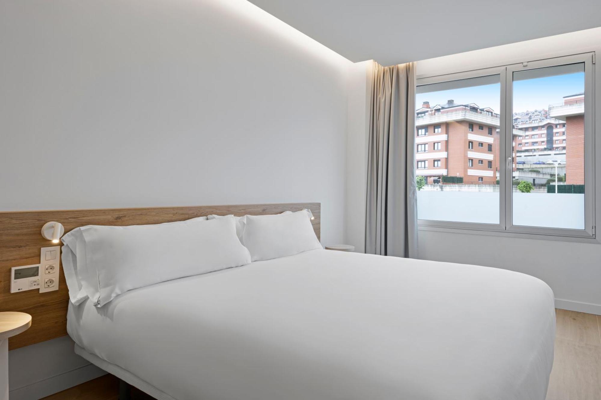 B&B Hotel كاسترو أورديالس المظهر الخارجي الصورة